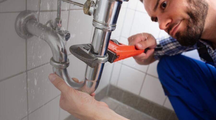 Expert burst pipe repair services in Irvington, AL